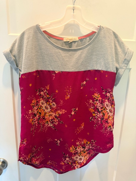 Rewind Tops - Rewind Floral Colorblock Top Medium Pink Gray Short Sleeve Blouse